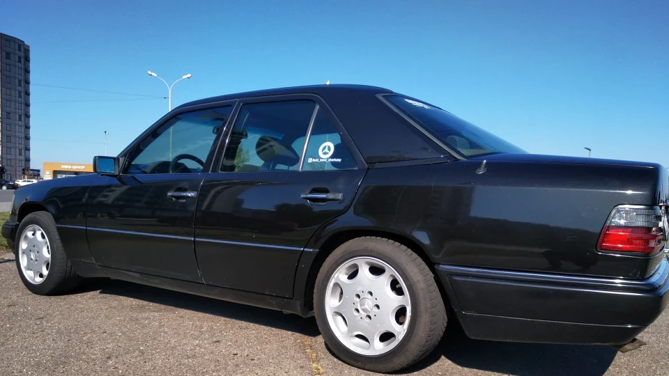 Mercedes-Benz E-Class 3