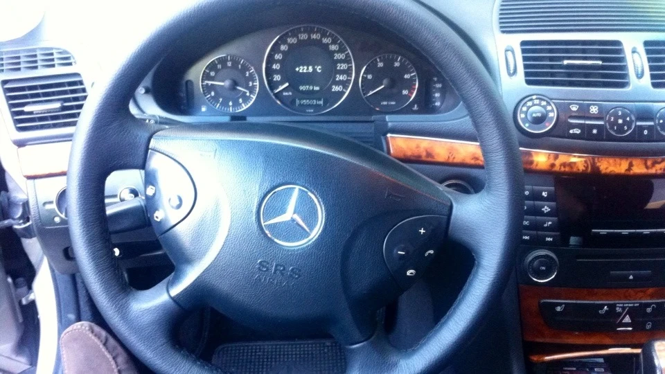 Mercedes-Benz E-Class 3