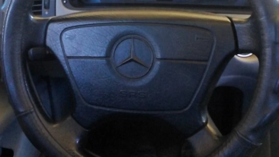 Mercedes-Benz E-Class 2