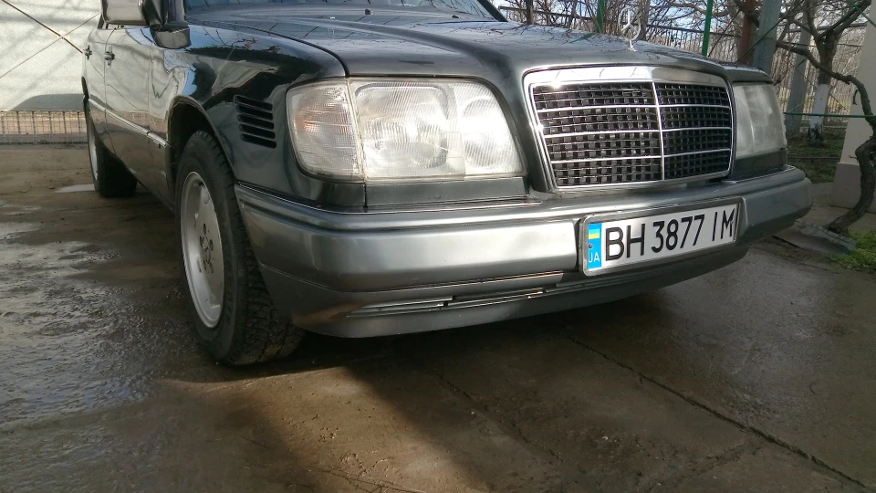 Mercedes-Benz E-Class 3