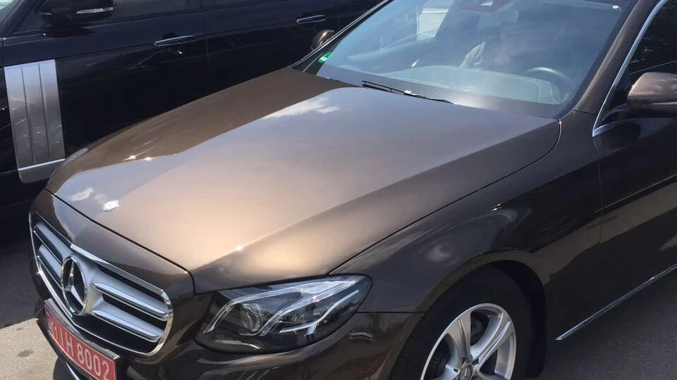 Mercedes-Benz E-Class 2