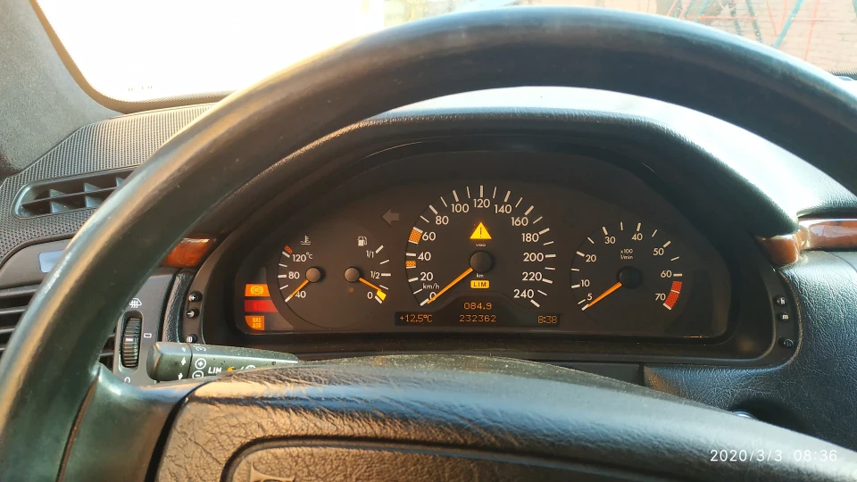 Mercedes-Benz E-Class 2
