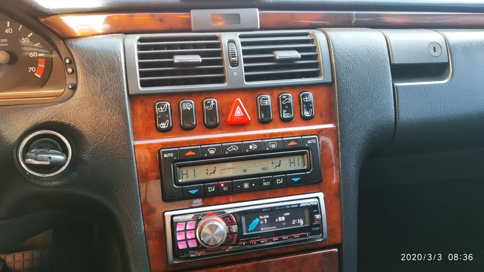 Mercedes-Benz E-Class 3
