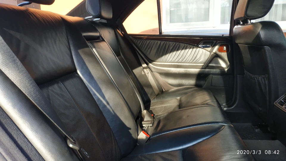 Mercedes-Benz E-Class 5