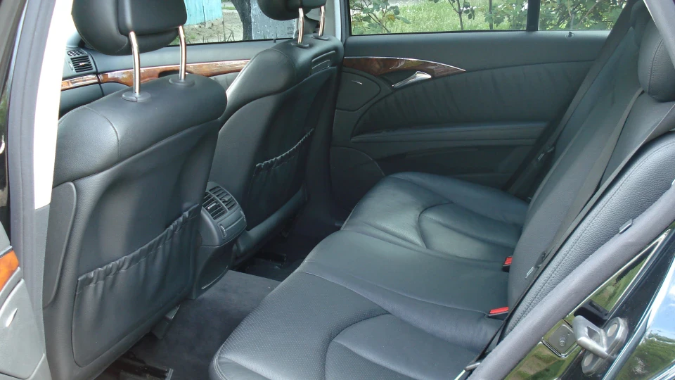 Mercedes-Benz E-Class 5