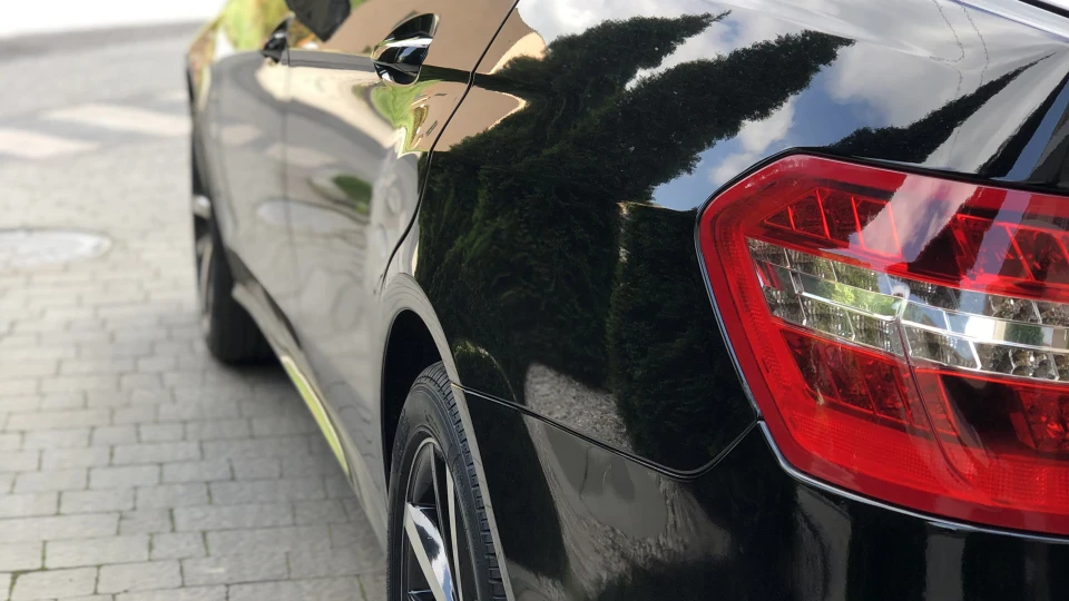 Mercedes-Benz E-Class 3