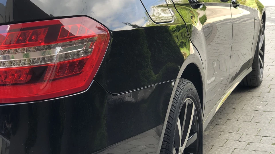Mercedes-Benz E-Class 4