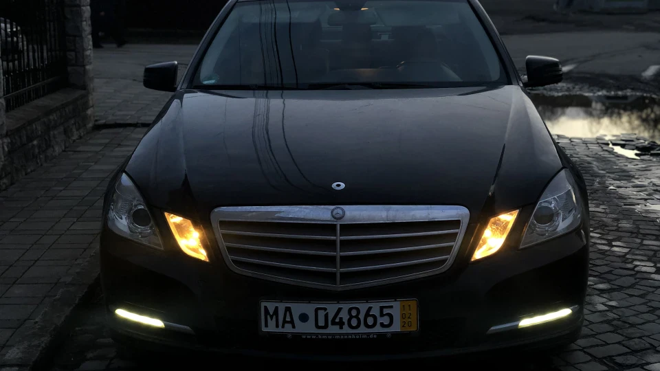 Mercedes-Benz E-Class 5