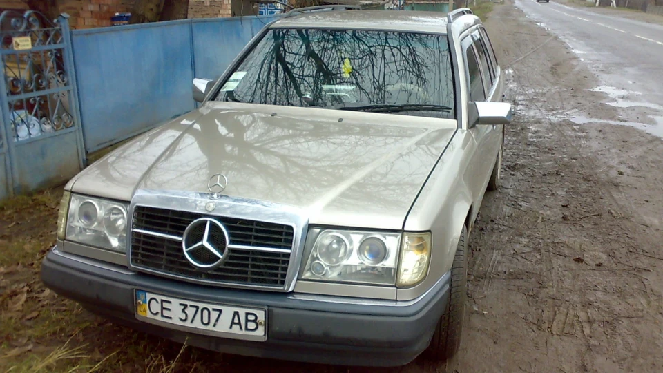 Mercedes-Benz E-Class 4