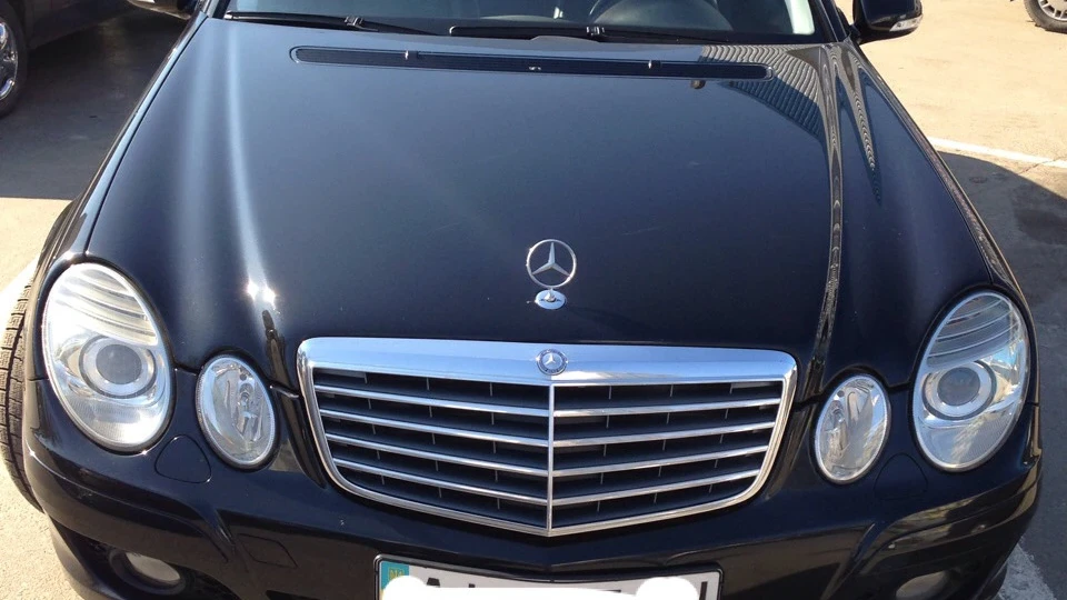 Mercedes-Benz E-Class 4