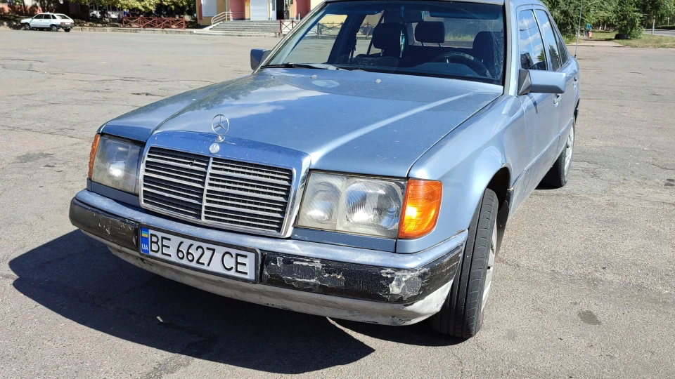 Mercedes-Benz E-Class 3