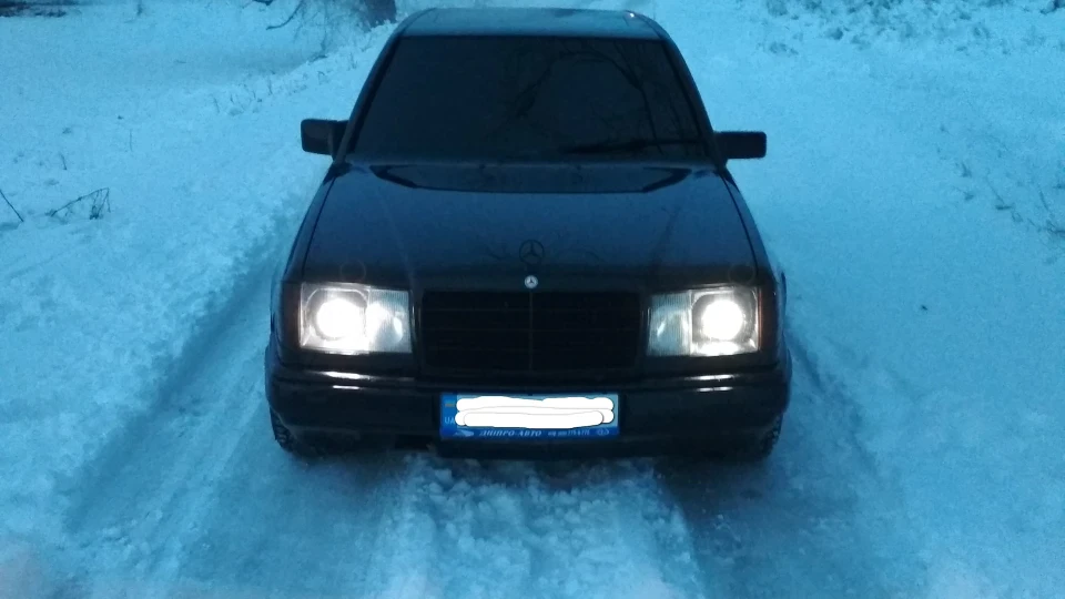 Mercedes-Benz E-Class 2