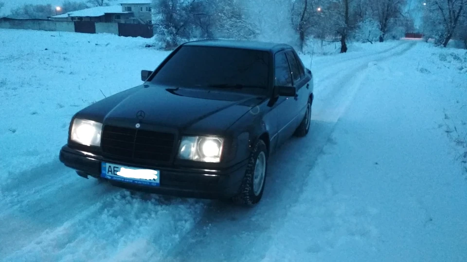 Mercedes-Benz E-Class 4
