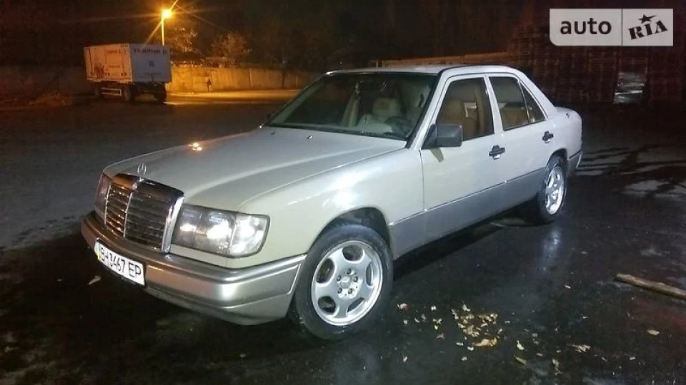 Mercedes-Benz E-Class 3
