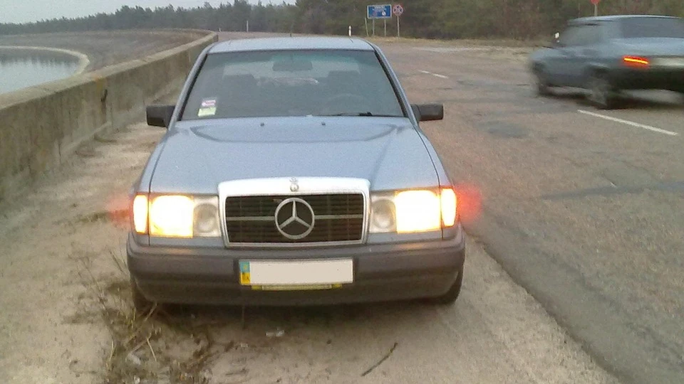 Mercedes-Benz E-Class 4