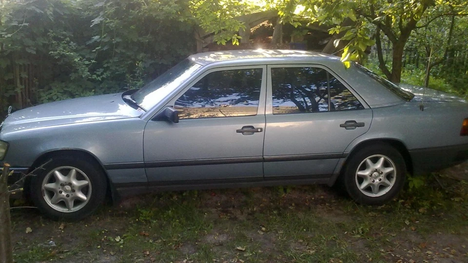 Mercedes-Benz E-Class 5