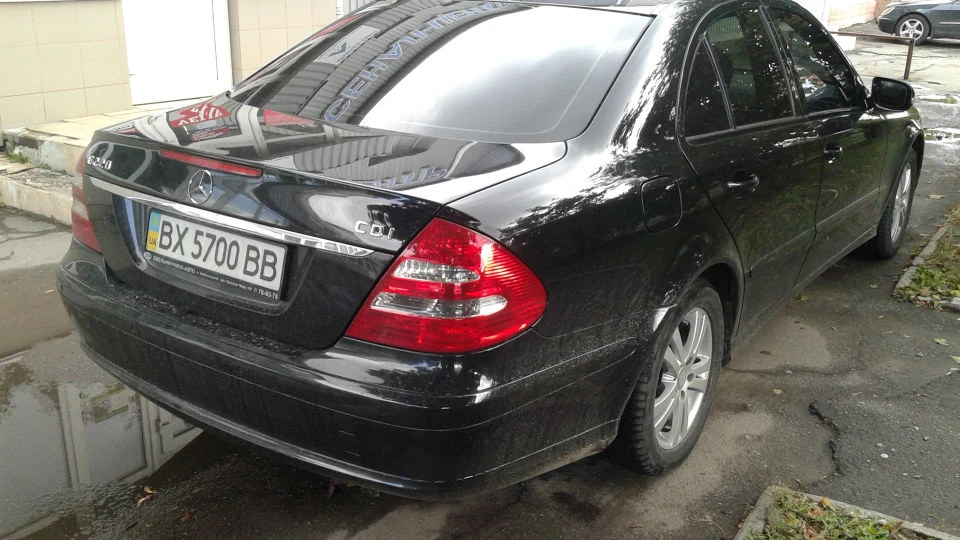 Mercedes-Benz E-Class 2