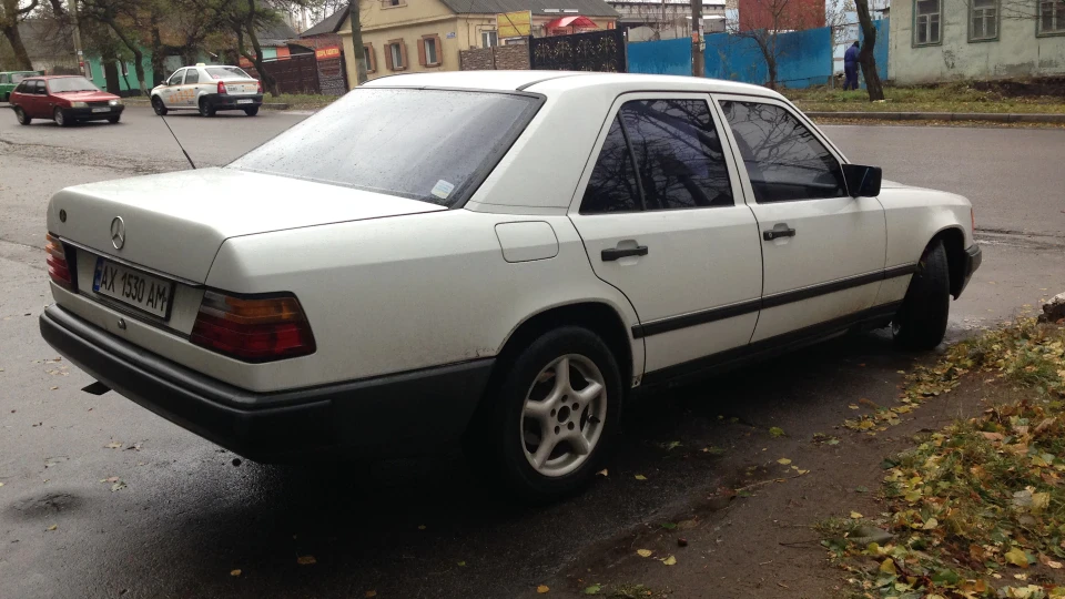 Mercedes-Benz E-Class 2