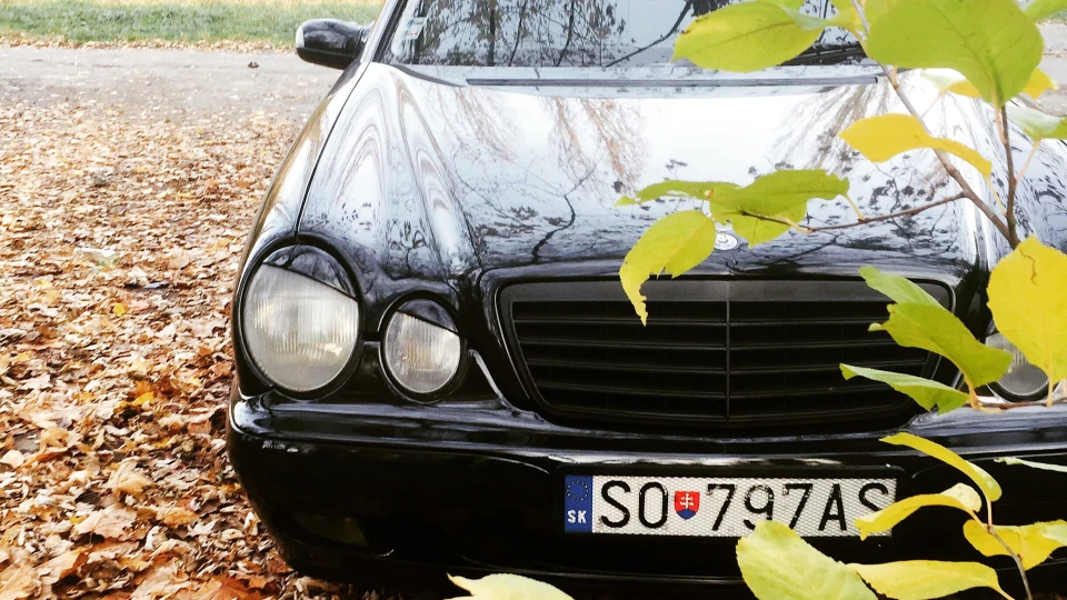 Mercedes-Benz E-Class 2