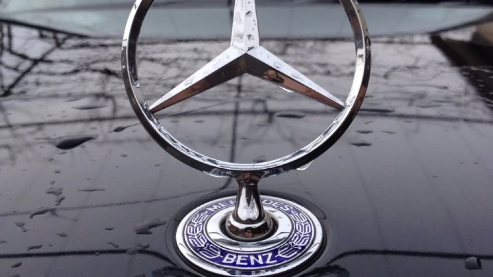 Mercedes-Benz E-Class 5
