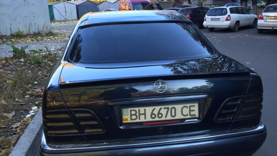 Mercedes-Benz E-Class 3