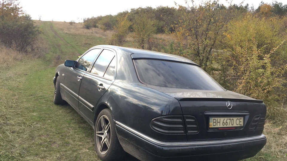Mercedes-Benz E-Class 5