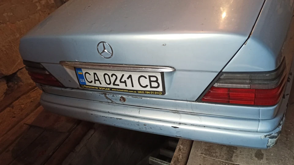 Mercedes-Benz E-Class 2