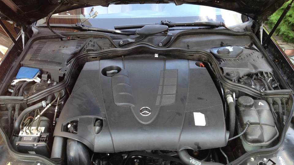 Mercedes-Benz E-Class 3