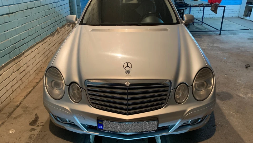 Mercedes-Benz E-Class 5