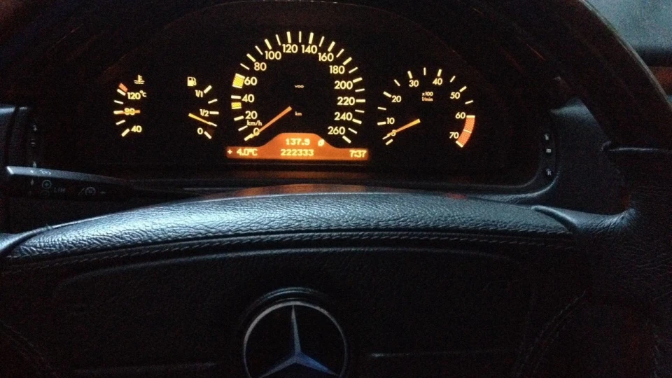 Mercedes-Benz E-Class 3