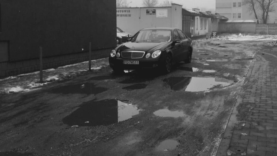 Mercedes-Benz E-Class 3