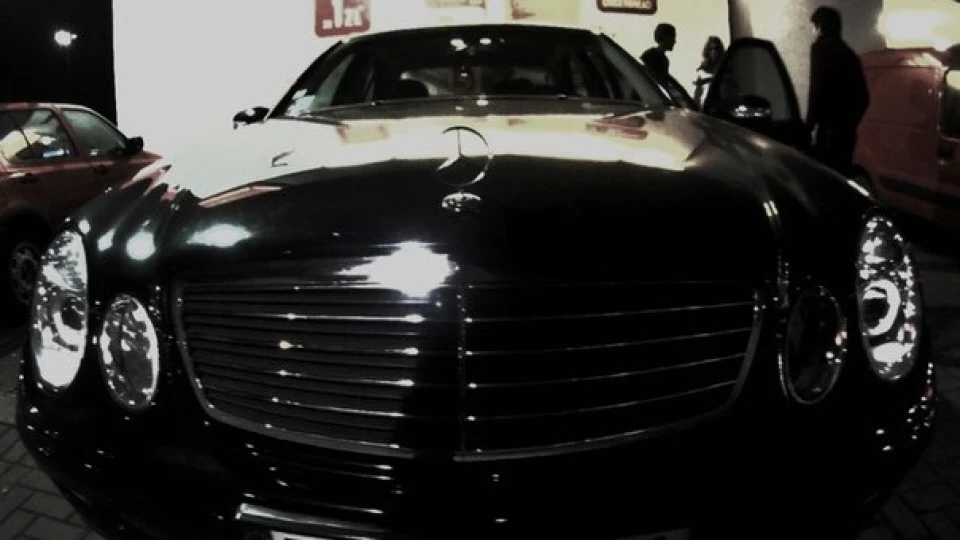 Mercedes-Benz E-Class 4