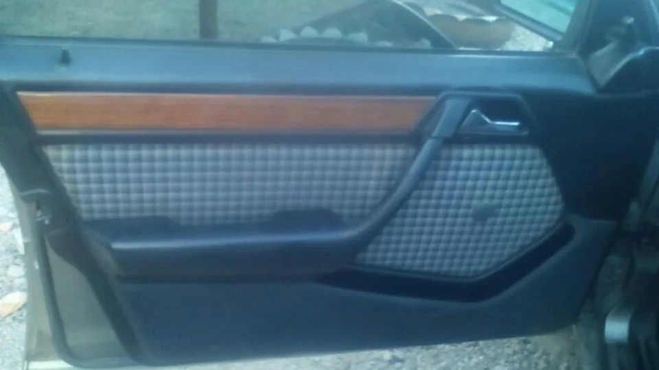 Mercedes-Benz E-Class 3
