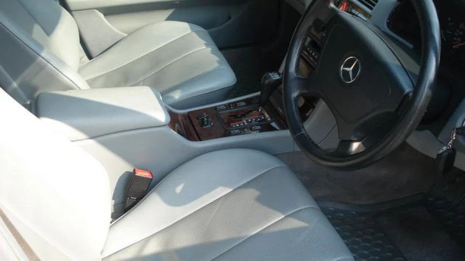 Mercedes-Benz E-Class 3