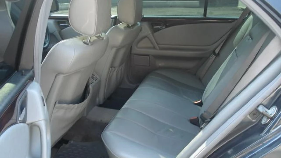 Mercedes-Benz E-Class 4