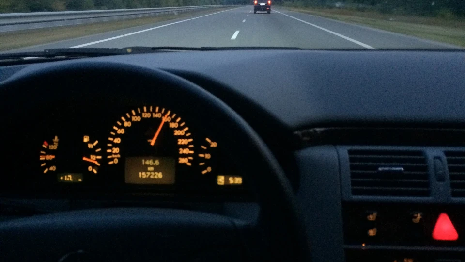 Mercedes-Benz E-Class 5