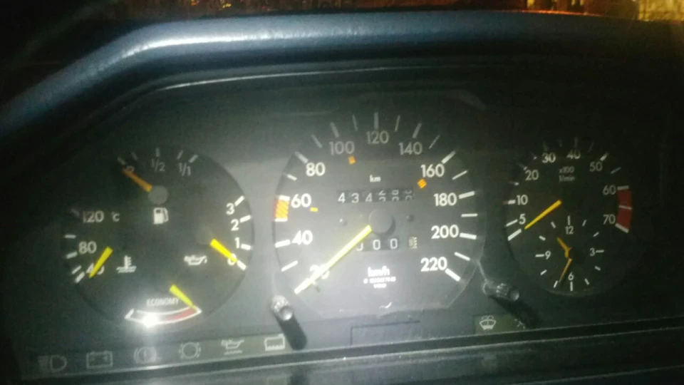 Mercedes-Benz E-Class 2