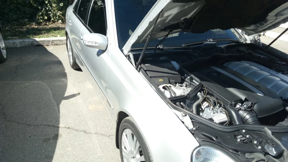 Mercedes-Benz E-Class 2
