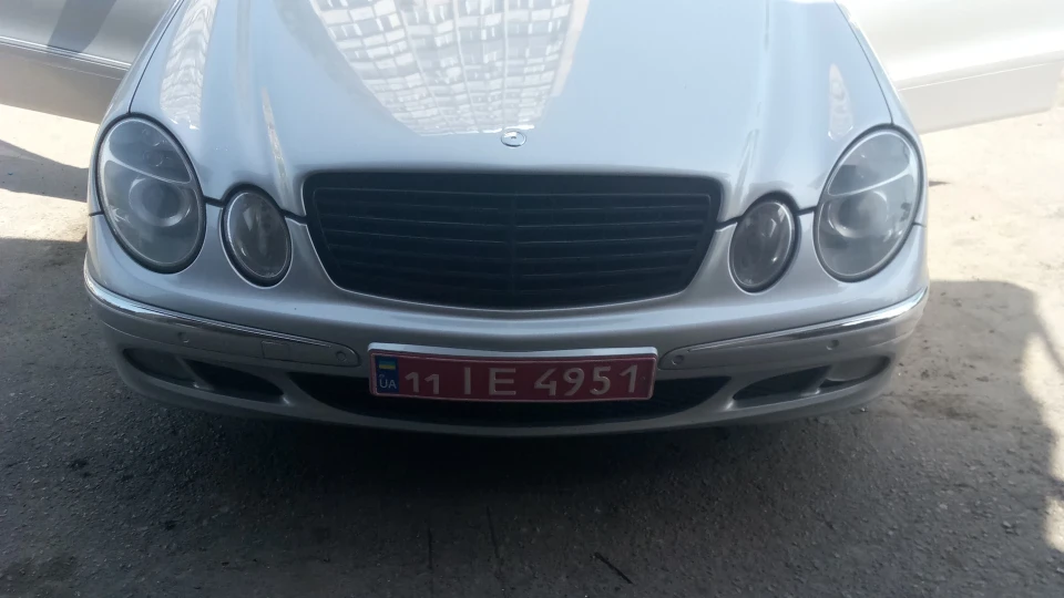 Mercedes-Benz E-Class 3