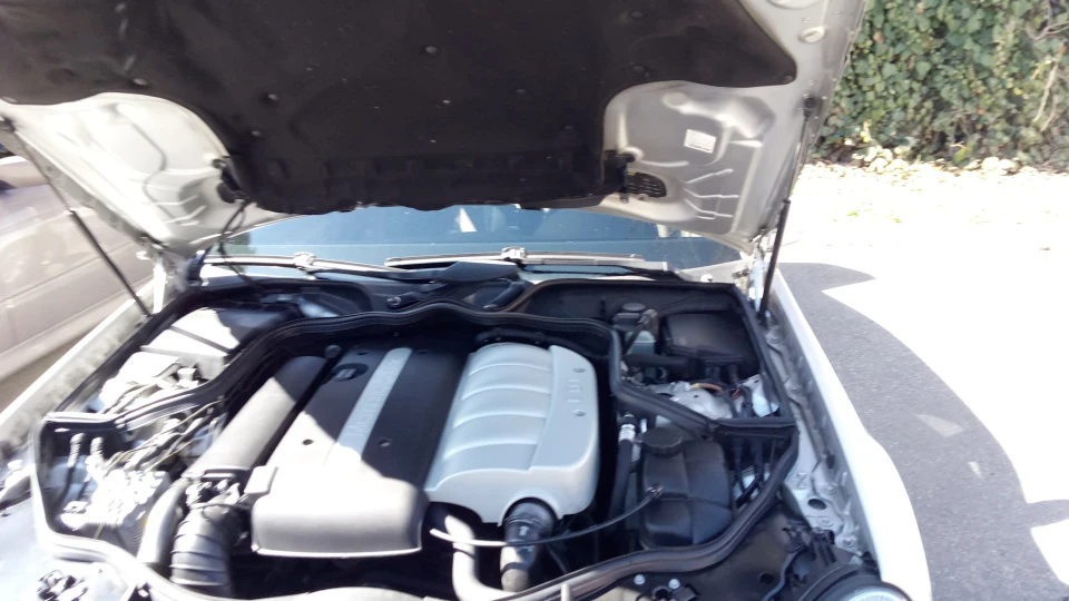 Mercedes-Benz E-Class 4
