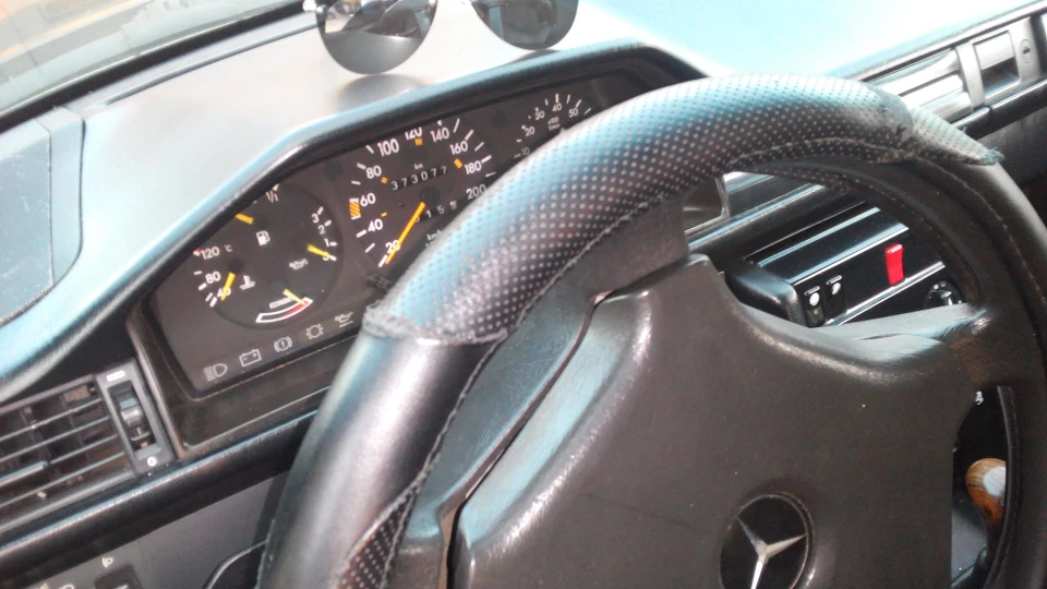 Mercedes-Benz E-Class 2