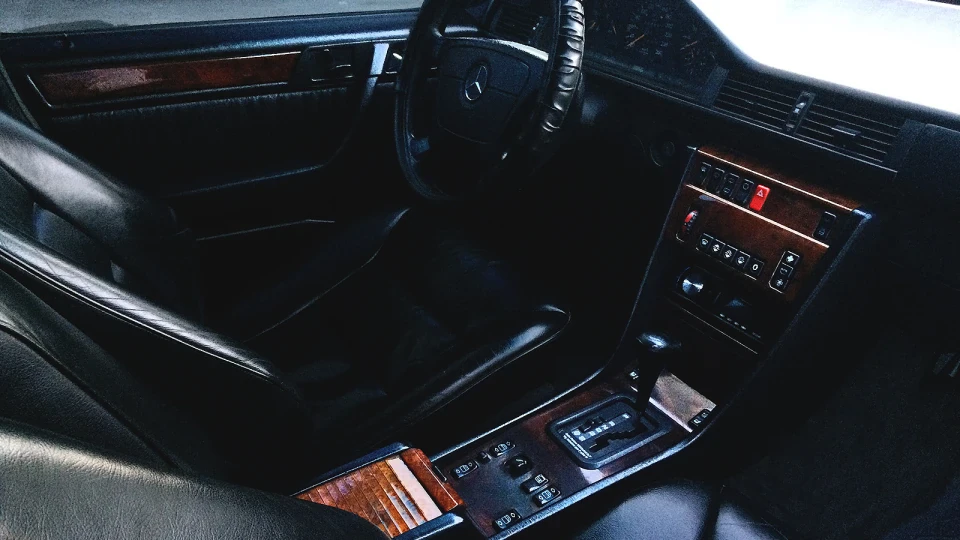 Mercedes-Benz E-Class 4