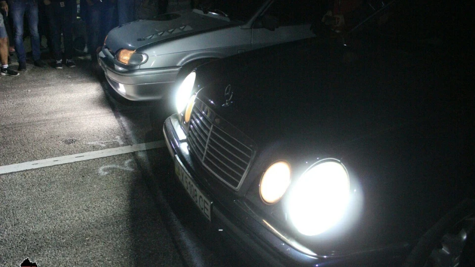 Mercedes-Benz E-Class 2