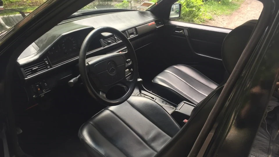 Mercedes-Benz E-Class 2
