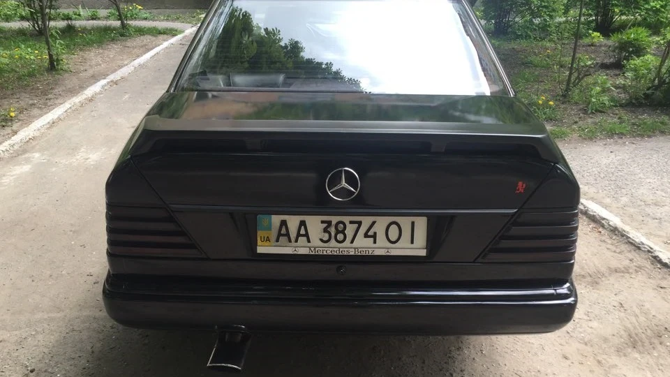 Mercedes-Benz E-Class 3
