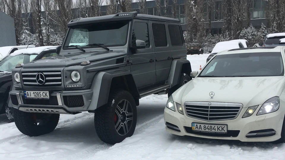 Mercedes-Benz E-Class 2