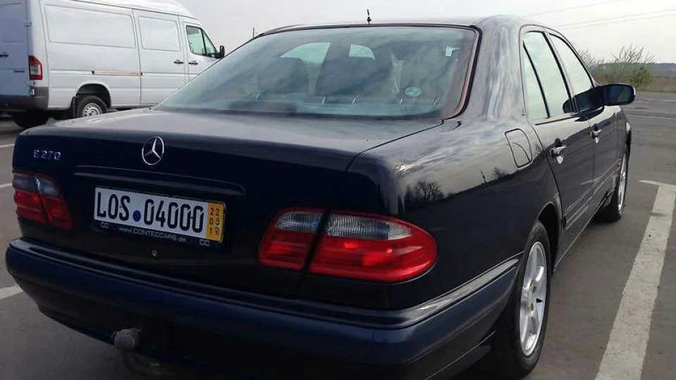 Mercedes-Benz E-Class 2