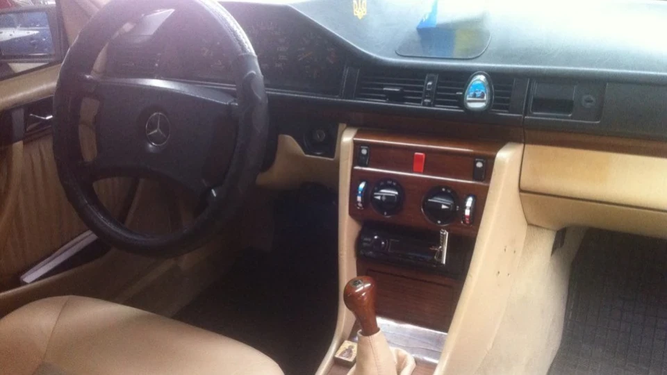 Mercedes-Benz E-Class 3