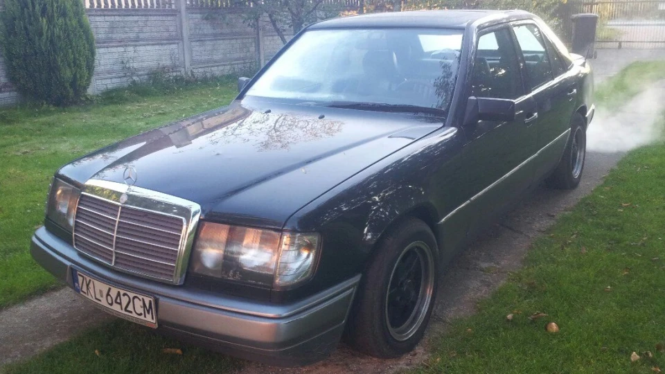 Mercedes-Benz E-Class 2