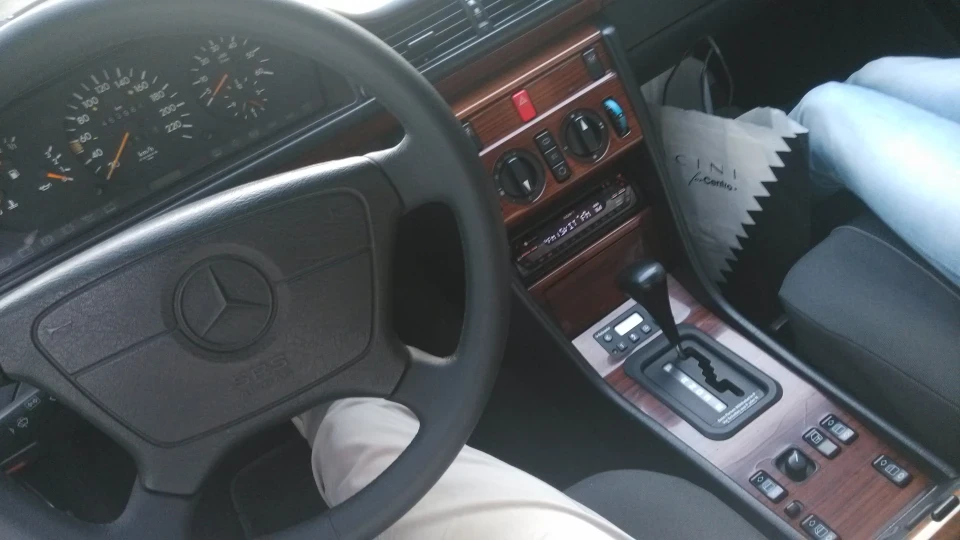 Mercedes-Benz E-Class 2